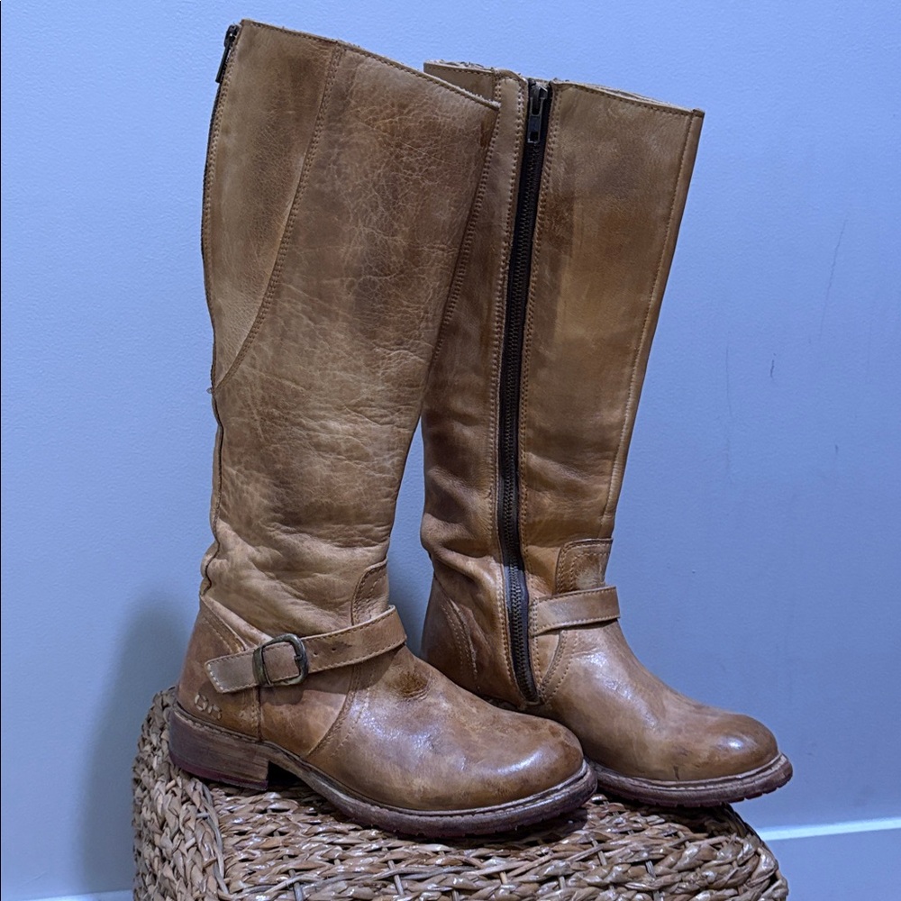 Bed-Stu Knee-High Boots with adjustable calf for the thicker gals like myself🤭 - Picture 2 of 15